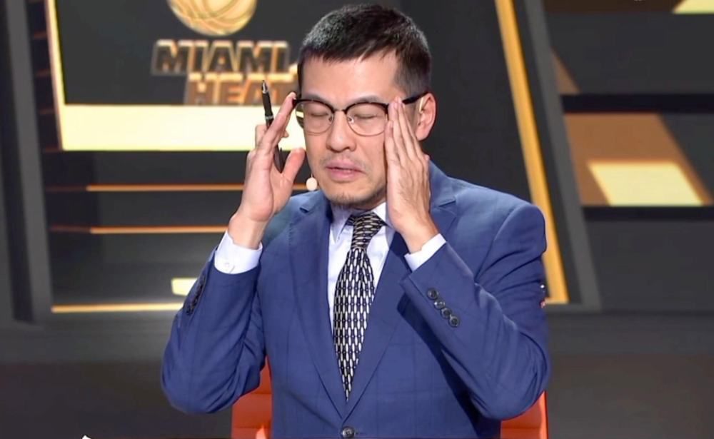 上半场麦金和登东克尔破门，下半场加纳乔梅开二度扳平，霍伊伦收获英超处子球反超。